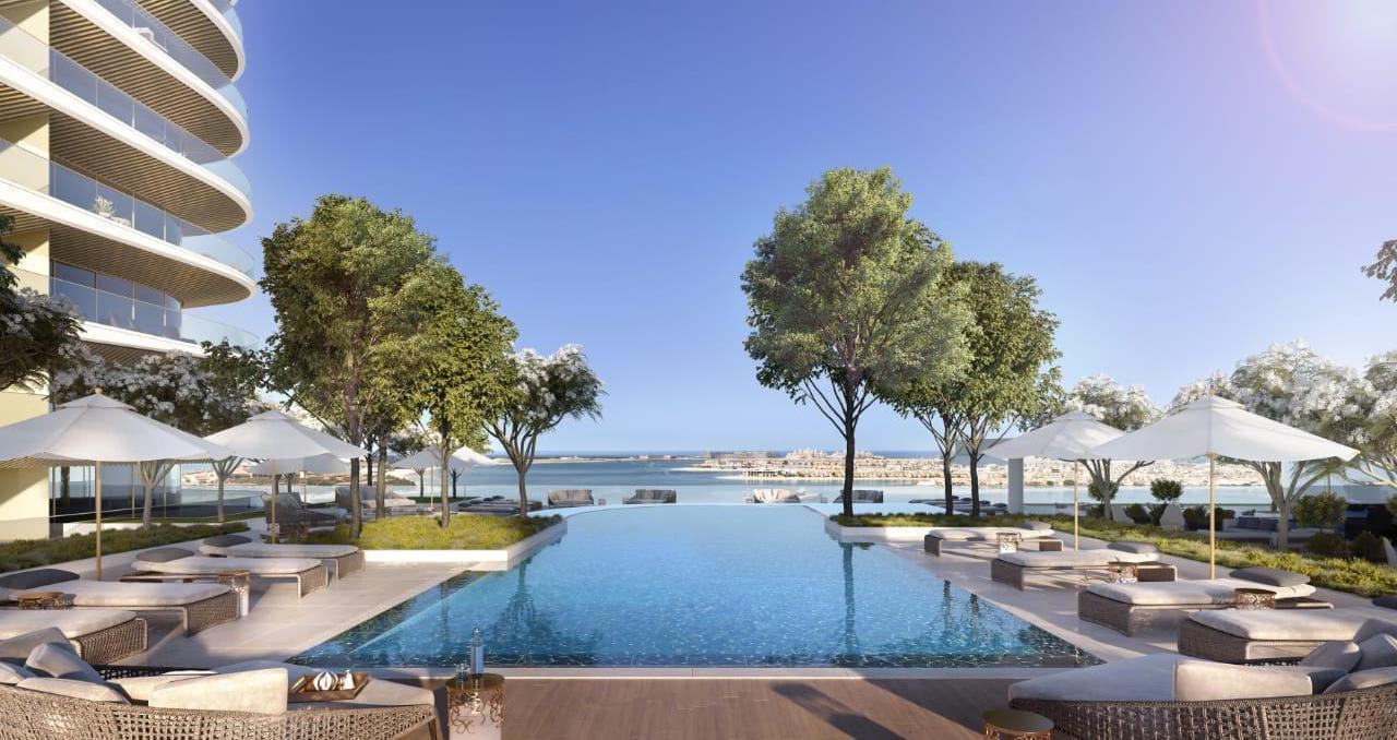Pool Elie Saab Emaar Beachfront Dubai mit Blick auf Palm Jumeirah