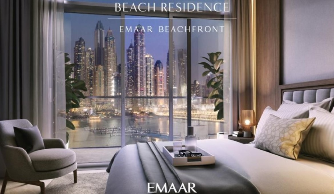 Schlafzimmer Palace Beach Emaar Beachfront und Blick auf Dubai Marina Skyline bei Nacht